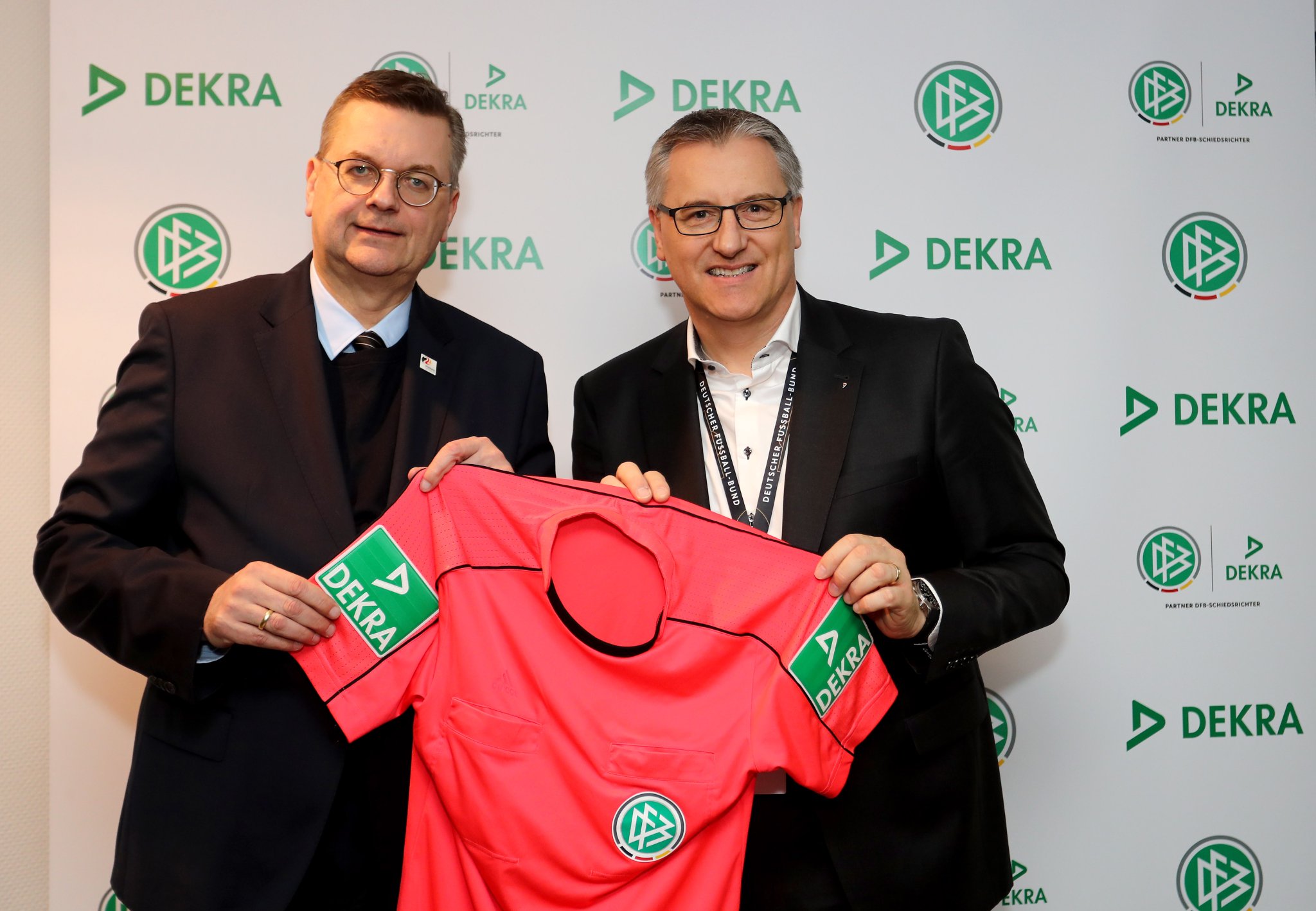 DEKRA – Offizieller Partner der DFB-Schiedsrichter