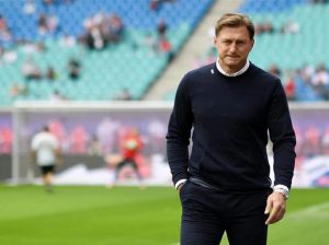 Read more about the article Hasenhüttl: Pro Montagsspiele