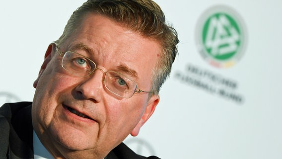 You are currently viewing Videobeweis: DFB-Chef Grindel weist 96-Kritik zurück