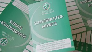 Read more about the article Wo erhalte ich Schiedsrichterkarten?
