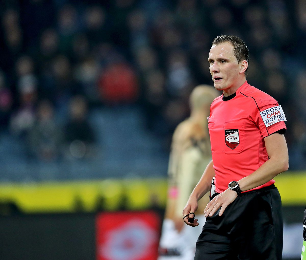 Read more about the article Gishammer ersetzt Drachta als FIFA-Referee