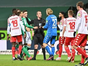Read more about the article Strittige Szene: VAR kassiert Werders Ausgleich und Mainz gewinnt