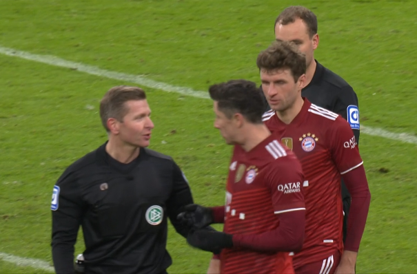 You are currently viewing Hochverdient! Bayern gewinnen gegen Wolfsburg, „Lewa“ mit Rekordtreffer