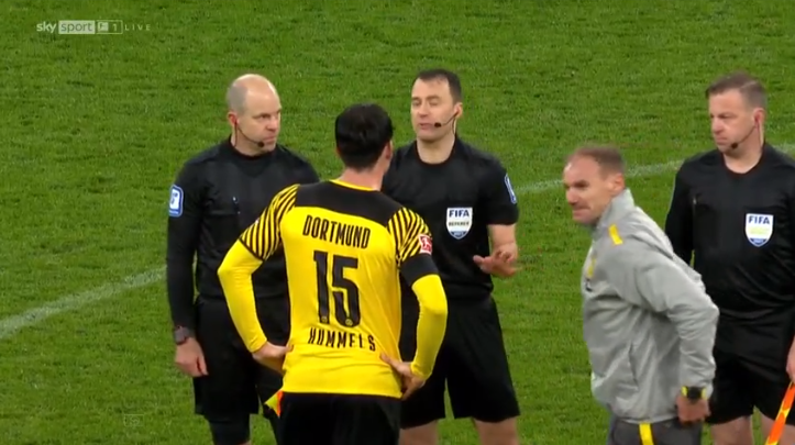 You are currently viewing BVB hadert mit Schiedsrichter Zwayer nach Elfmeterpfiff