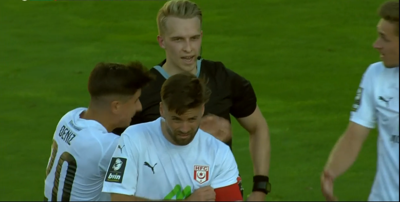 You are currently viewing Schiedsrichter im Mittelpunkt: Auswertung strittiger Szenen – 3. Spieltag | 3. Liga