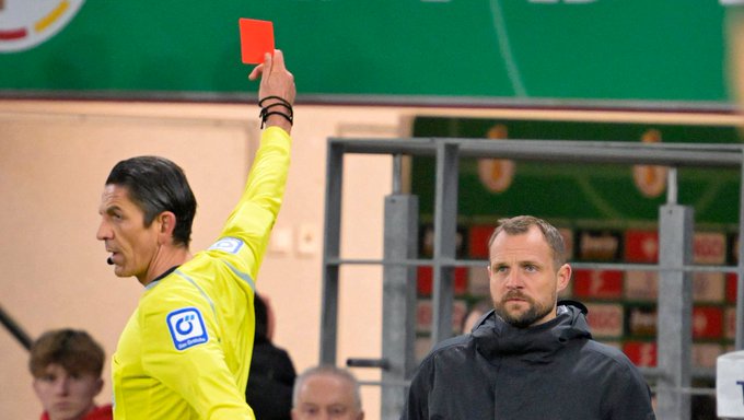 Read more about the article Aytekin erklärt Trainer-Rot bei Bayern-Sieg gegen Mainz: „Sind nicht die Mülleimer der Nation“