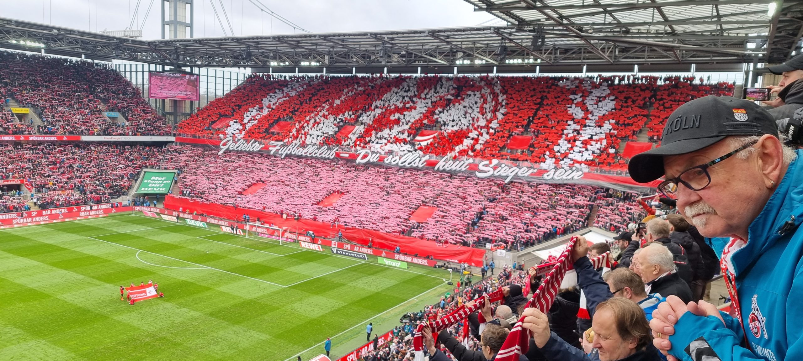 You are currently viewing Tolle Stimmung beim Lokalderby in Köln