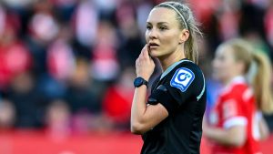 Read more about the article Technische Premiere im Frauenfußball: Im Pokalfinale kommt erstmals der Videoassistent zum Einsatz