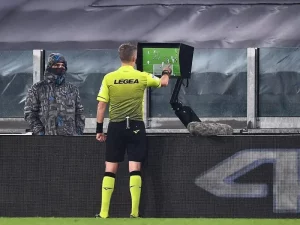Read more about the article Italien veröffentlicht Funk von Schiris mit Video-Referees
