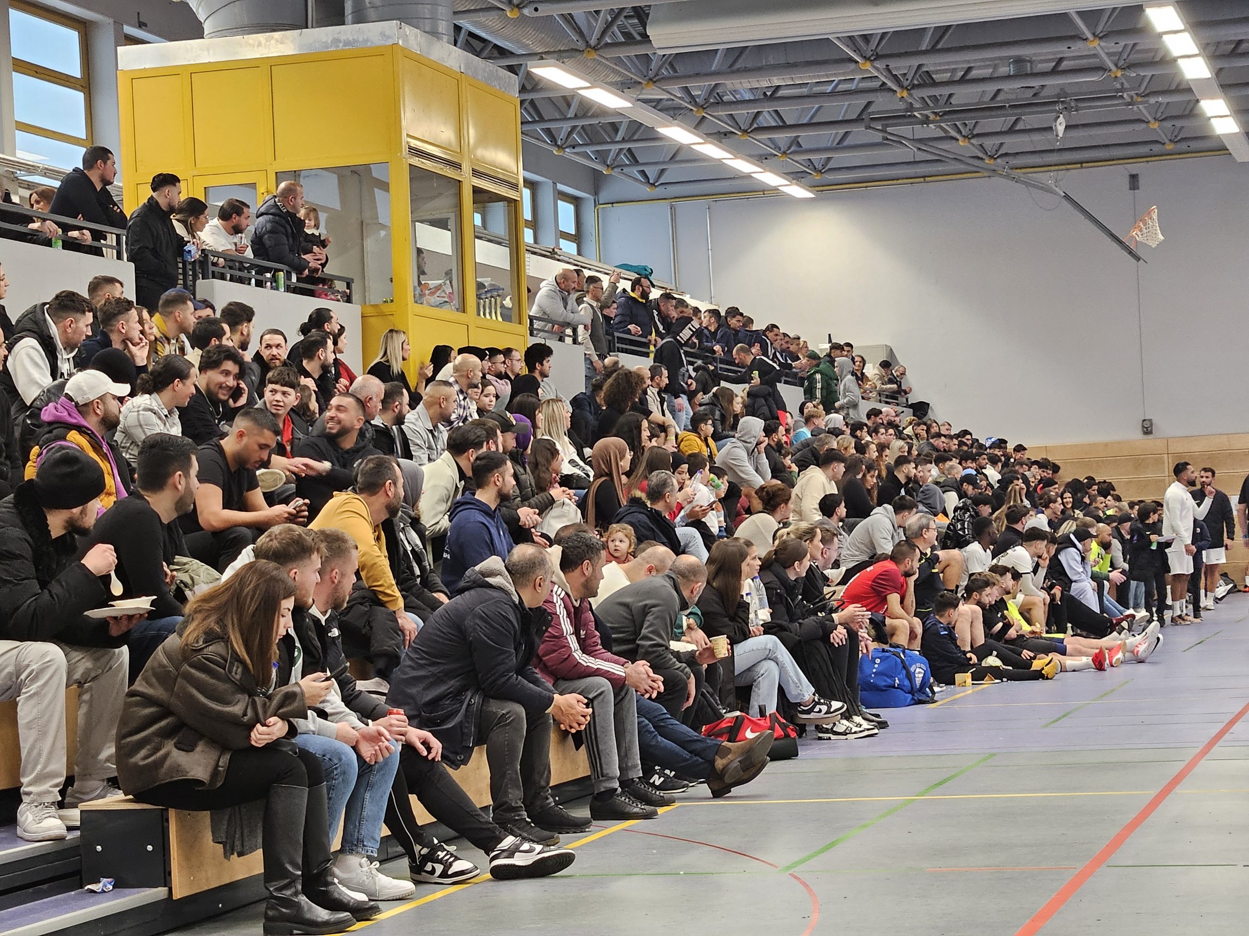 Read more about the article Futsalturnier beim Deutsch-Türkischen-Kulturverein in Alsdorf