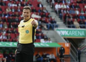 Mehr über den Artikel erfahren Felix Brych lost zweite Pokalrunde aus