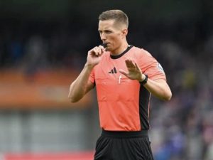 Mehr über den Artikel erfahren Als erster Schiedsrichter aus Wolfsburg: Felix Bickel pfeift in der 2. Bundesliga