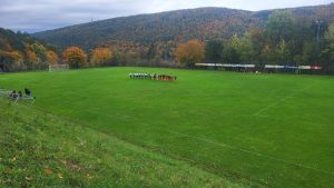 Mehr über den Artikel erfahren Applaus für den Schiedsrichter nach Fairplay