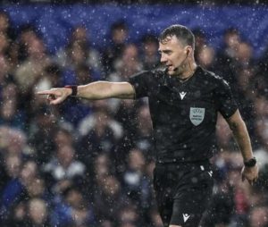 Mehr über den Artikel erfahren Deutscher Schiedsrichter pfeift drei Elfmeter