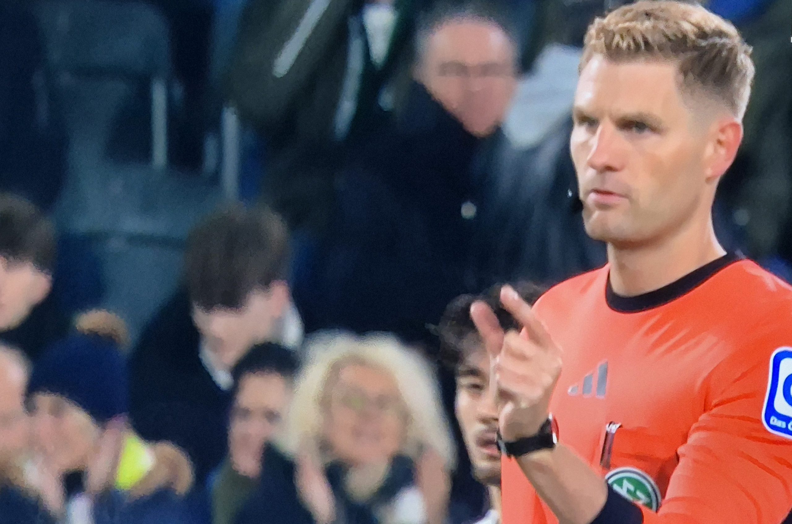 Du betrachtest gerade Zwei strittige VAR-Checks in Gladbach