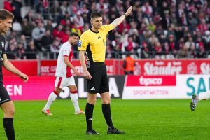 Mehr über den Artikel erfahren Schiedsrichter im Mittelpunkt: Auswertung strittiger Szenen – 13. Spieltag | 3. Liga