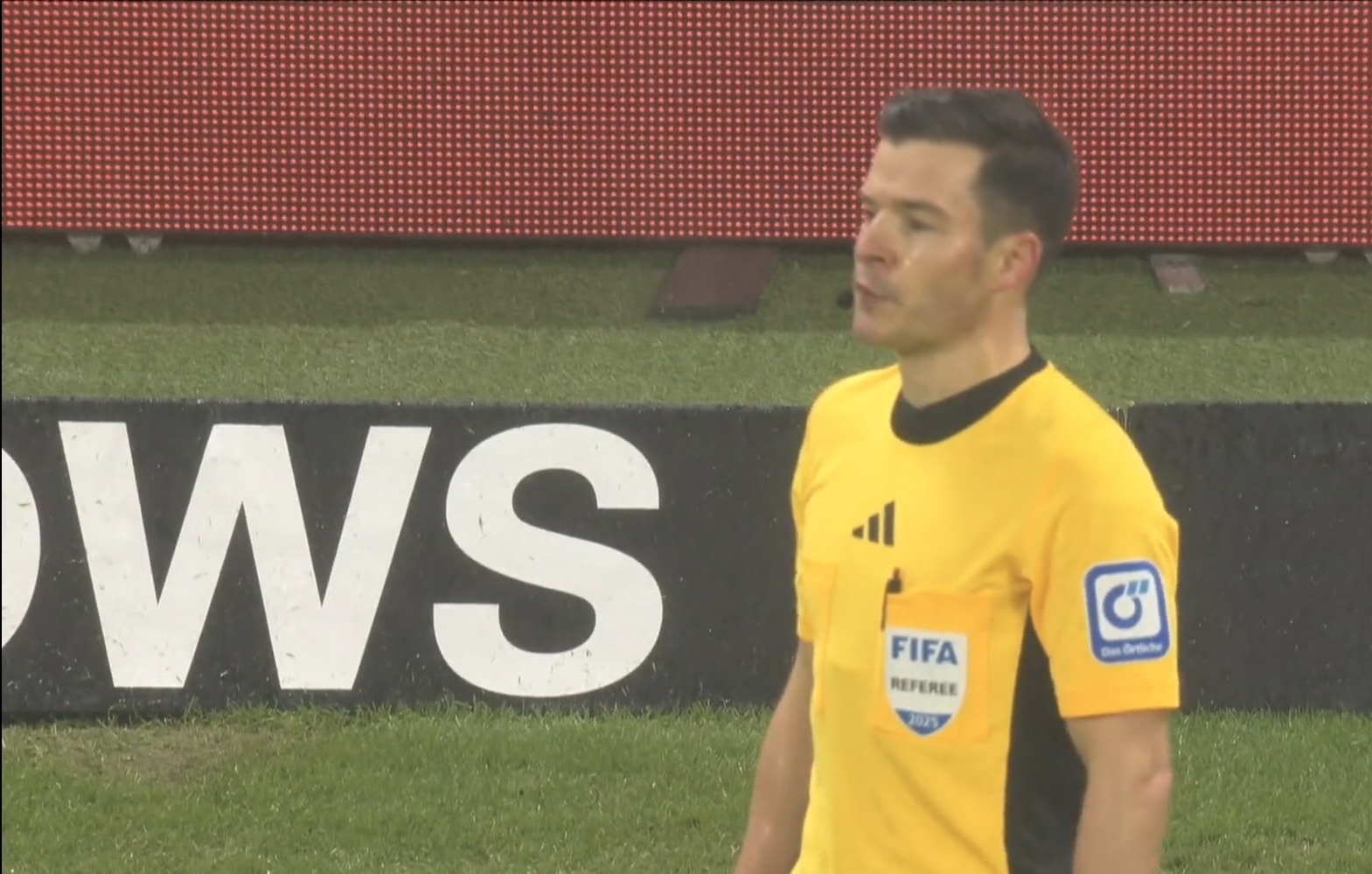 Du betrachtest gerade Schiedsrichter im Mittelpunkt: Auswertung strittiger Szene – 12. Spieltag | Bundesliga