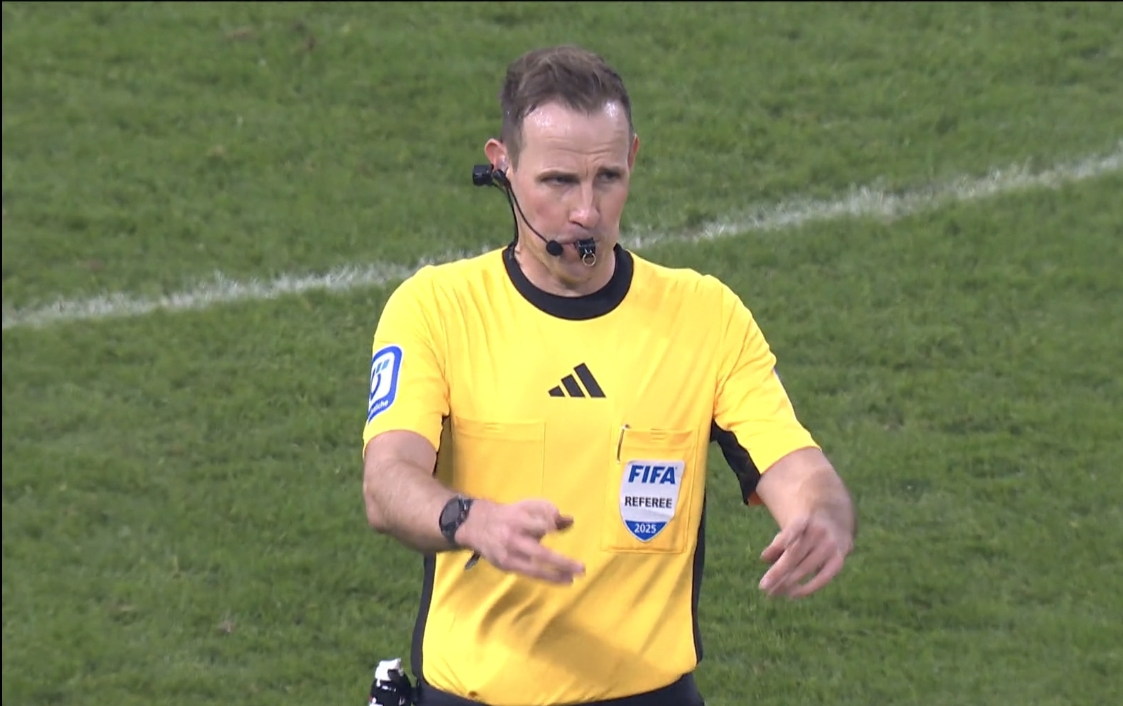 Du betrachtest gerade Schiedsrichter im Mittelpunkt: Auswertung des Spieltags – 13. Spieltags | Bundesliga