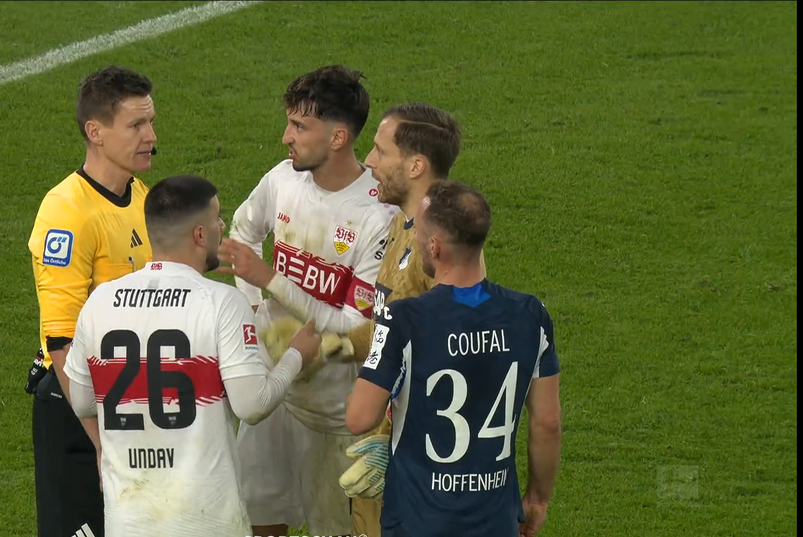 Du betrachtest gerade Schiedsrichter im Mittelpunkt: Auswertung strittiger Szenen – 15. Spieltag | Bundesliga