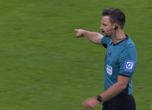 Mehr über den Artikel erfahren Schlager-Spiel des Schiedsrichters bei Frankfurt – Dortmund