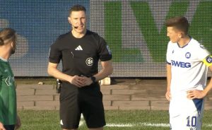 Mehr über den Artikel erfahren Schiedsrichter im Mittelpunkt: Auswertung strittiger Szenen – 18. Spieltag | 2. Liga