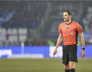 Mehr über den Artikel erfahren Dr. Burda ist Schiedsrichter des Spieltags