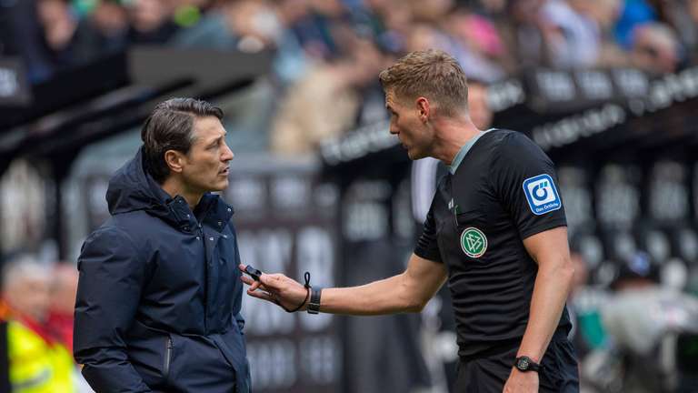 Mehr über den Artikel erfahren Vor Wolfsburg vs. BVB: Schiedsrichter hat sich bei Kovac entschuldigt