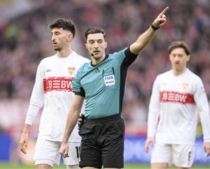 Mehr über den Artikel erfahren Florian Badstübner ist Schiedsrichter des 20. Bundesliga-Spieltags