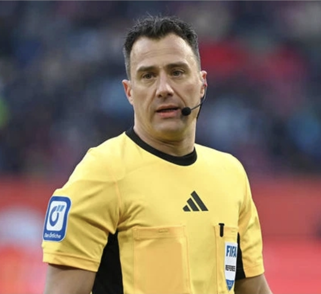 Mehr über den Artikel erfahren Schiedsrichter im Mittelpunkt: Auswertung strittiger Szenen – 22. Spieltag | Bundesliga