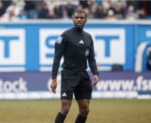 Mehr über den Artikel erfahren Schwere rassistische Beleidigung gegen Schiedsrichter