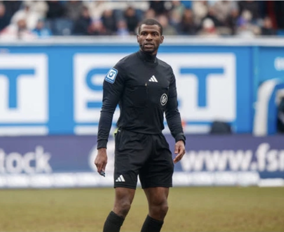 Mehr über den Artikel erfahren Schwere rassistische Beleidigung gegen Schiedsrichter