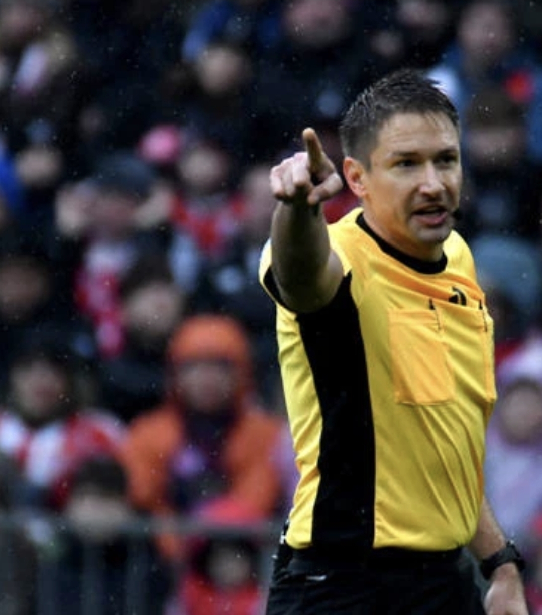 Mehr über den Artikel erfahren Tobias Reichel ist Schiedsrichter des Spieltags