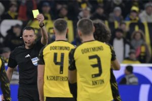 Mehr über den Artikel erfahren Nico Schlotterbeck im Klassiker zweimal auf der Kippe