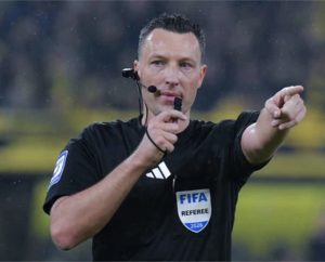 Mehr über den Artikel erfahren Sven Jablonski ist Schiedsrichter des Spieltags