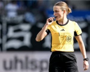 Mehr über den Artikel erfahren Davina Lutz ist Schiedsrichter des Spieltags