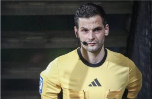 Mehr über den Artikel erfahren Schiedsrichter im Mittelpunkt: Auswertung strittiger Szenen – 25. Spieltag | 2. Liga