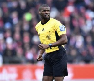 Mehr über den Artikel erfahren Schiedsrichter im Mittelpunkt: Auswertung strittiger Szenen – 29. Spieltag | 3. Liga