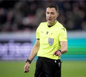 Mehr über den Artikel erfahren Felix Zwayer und Daniel Siebert gemeinsam im Playoff-Einsatz