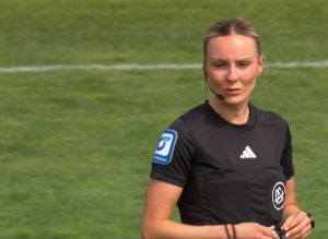 Mehr über den Artikel erfahren Schiedsrichter im Mittelpunkt: Auswertung strittiger Szenen – 36. Spieltag | 3. Liga