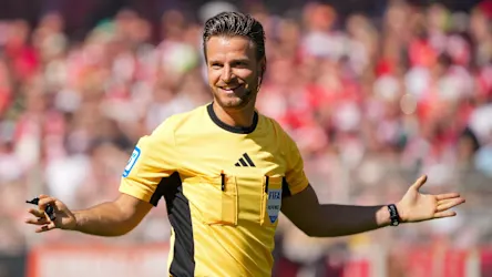 Mehr über den Artikel erfahren Schiedsrichter im Mittelpunkt: Auswertung strittiger Szenen – 32. Spieltag | Bundesliga