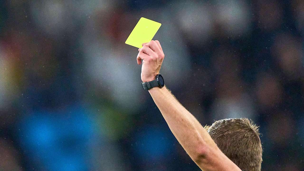 Mehr über den Artikel erfahren FIFA geht gegen Zeitschinden vor