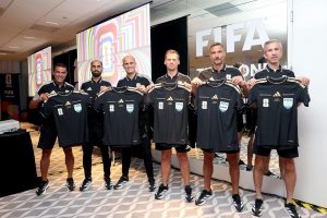 Mehr über den Artikel erfahren Tränen und deutscher Support: Dieser Schiedsrichter pfeift heute das WM-Finale