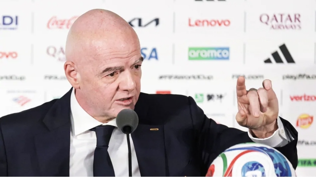 Du betrachtest gerade Ist Gianni Infantino als FIFA-Präsident noch tragbar?