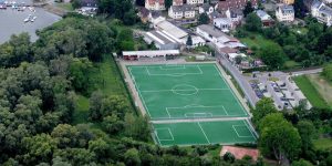 Mehr über den Artikel erfahren Schon wieder Kunstrasen: Schiedsrichter sagen Spiel in Walluf ab