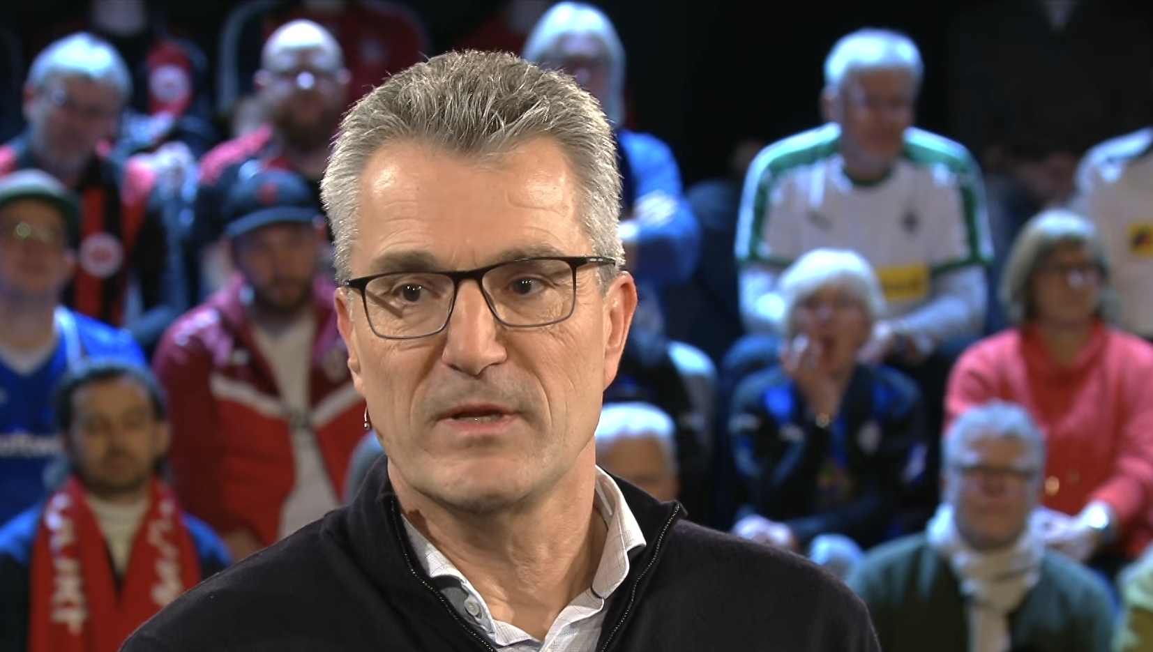 Mehr über den Artikel erfahren Bericht: „Kircher kommt!“ – Ein Abend rund um Schiedsrichter und Entscheidungen