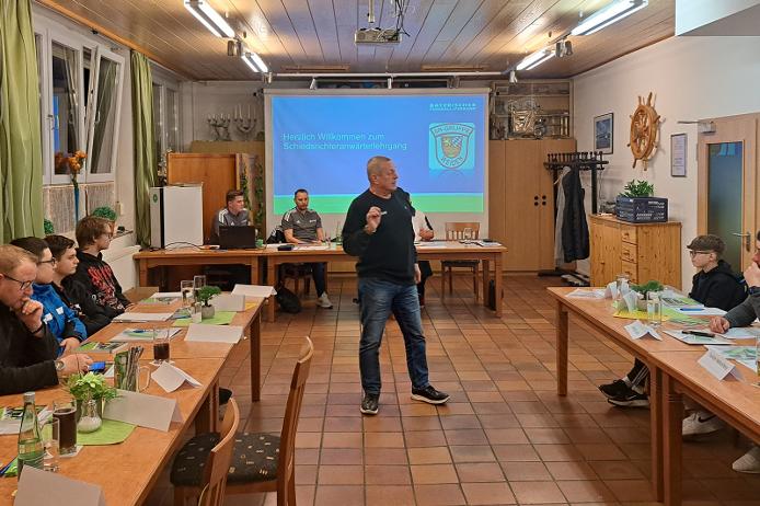 Du betrachtest gerade Neue Schiedsrichter gesucht: Hier finden jetzt die Neulingslehrgänge statt