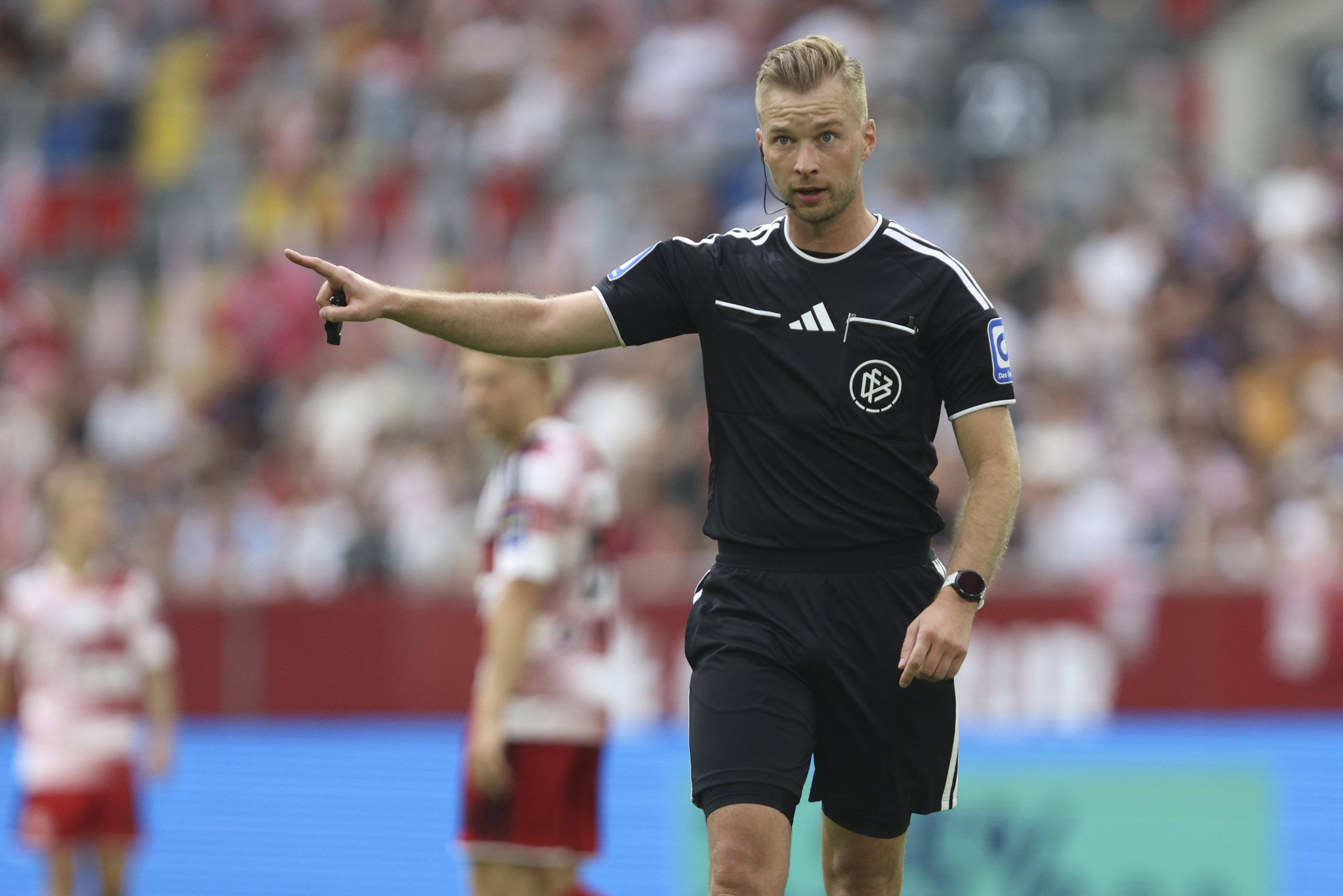 Du betrachtest gerade Schiedsrichter im Mittelpunkt: Auswertung strittiger Szenen – 2. Spieltag | 3. Liga