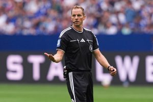 Mehr über den Artikel erfahren Sören Storks pfeift Bundesliga-Eröffnungsspiel