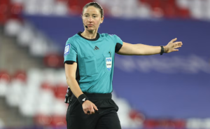 Mehr über den Artikel erfahren Drei Frauen unter Männern: Franziska Wildfeuer zurück in der 3. Liga