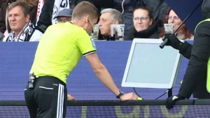 Mehr über den Artikel erfahren Ein rabenschwarzer Nachmittag für Florian Exner